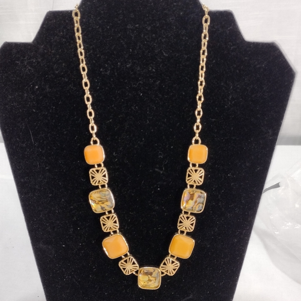 Avon Splash of Color Collection Gold Tone Abalone & Coral Orange Necklace